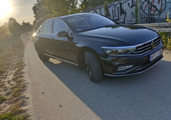 Volkswagen Passat cena 130000 przebieg: 88400, rok produkcji 2021 z Warszawa małe 742